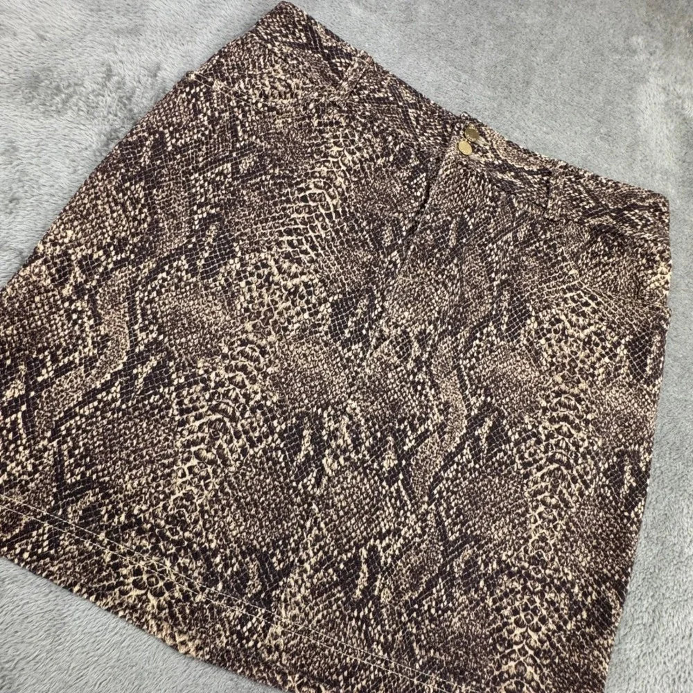 Chaps Mini Skirt Women 12 Brown Snakeskin Print Stretch Cotton EUC 5 Pocket